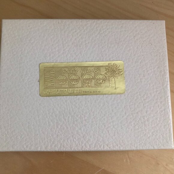 24 Gold Plated Austrian Crytal Treble Clef Music Note Stand - Picture 3 of 5